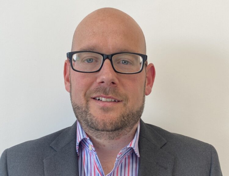 Head and shoulders image of David_Elliott